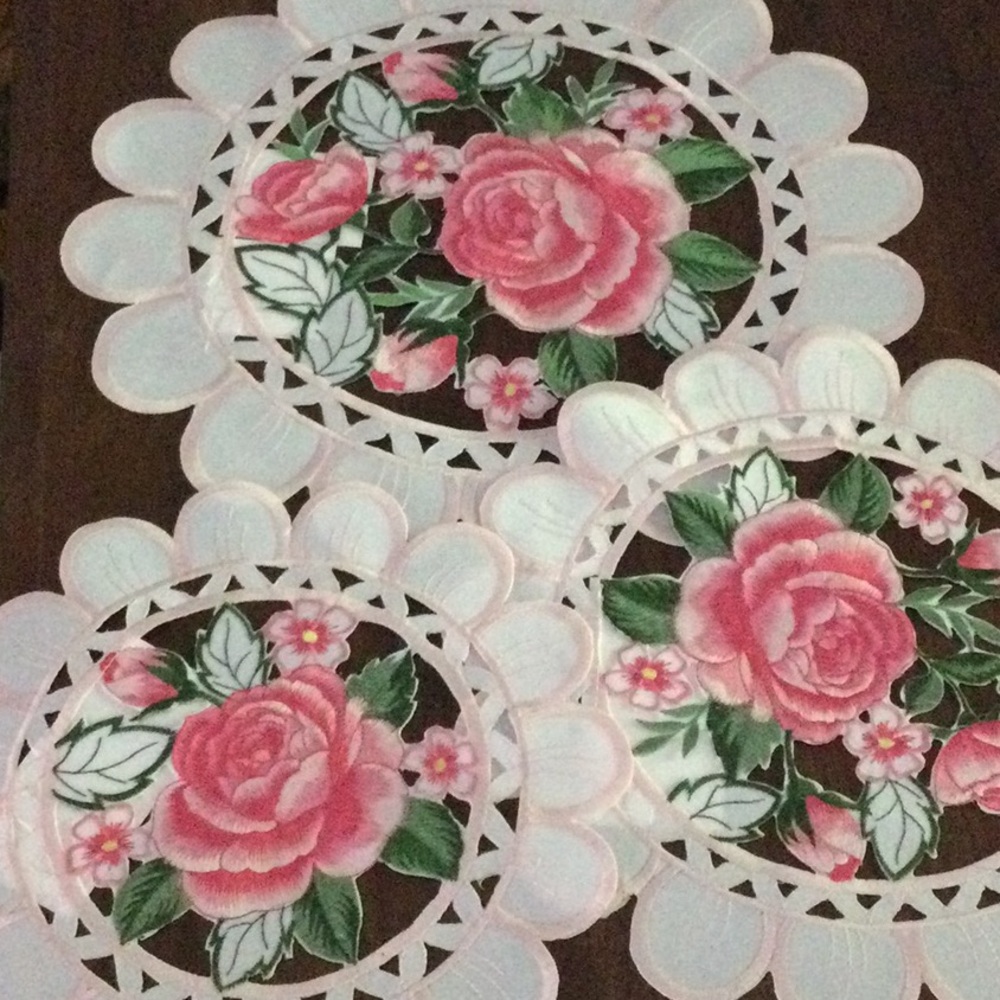 Floral Pink Rose Doily Set